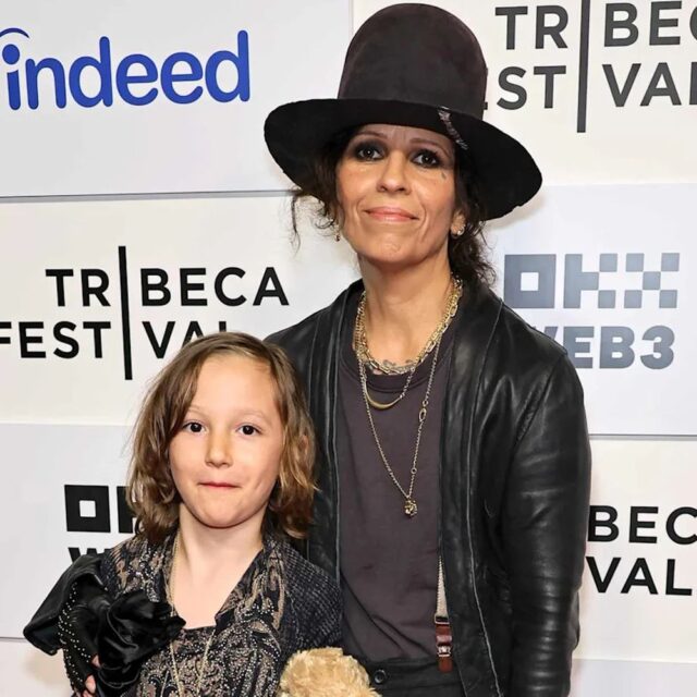 Лінда Перрі переспівала власний хіт «Beautiful» та випустила зворушливе відео зі своєю дитиною