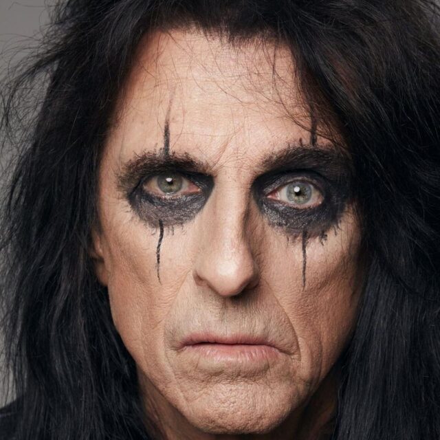 Еліс Купер анонсував «остаточну автобіографію» «Devil On My Shoulder» та книжковий тур Великою Британією